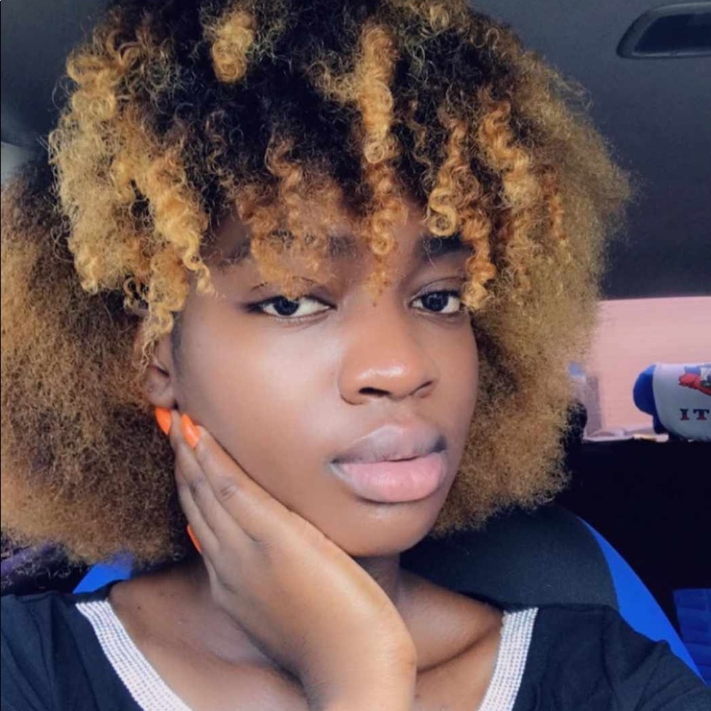 Meet your Posher, Nayou